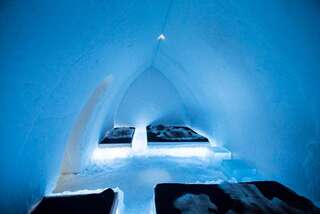 Отель Arctic SnowHotel & Glass Igloos Синетта Семейный номер SnowHotel-2